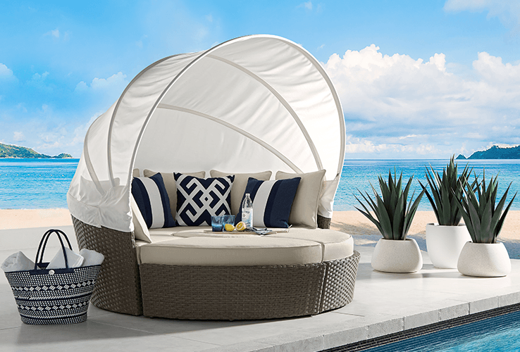 White wicker sectional daybed